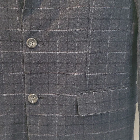 Suit - Picture 2 of 13